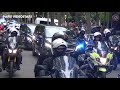 Lionel MESSI escorté par la Police pour son arrivée à Paris et au PSG le 10 aout 2021 - Huge convoy