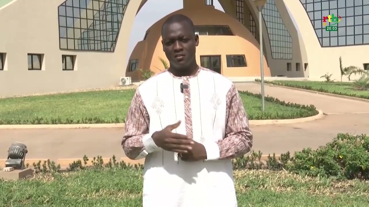 Le Capitaine Ibrahim Traoré, a célébré la prière de Ramadan dans un quartier populaire