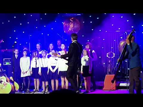 Janek Ledecký & dětský sbor / Nesem Vám noviny