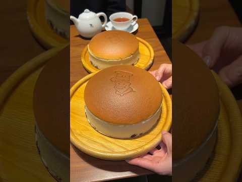 [Osaka Gourmet] ¡Solo disponible en 2 tiendas en todo el país! Tarta de queso recién horneada del tío Rikuro👨🏻‍🍳#shorts #Osaka gourmet #japanesefood #osaka #cheesecake
