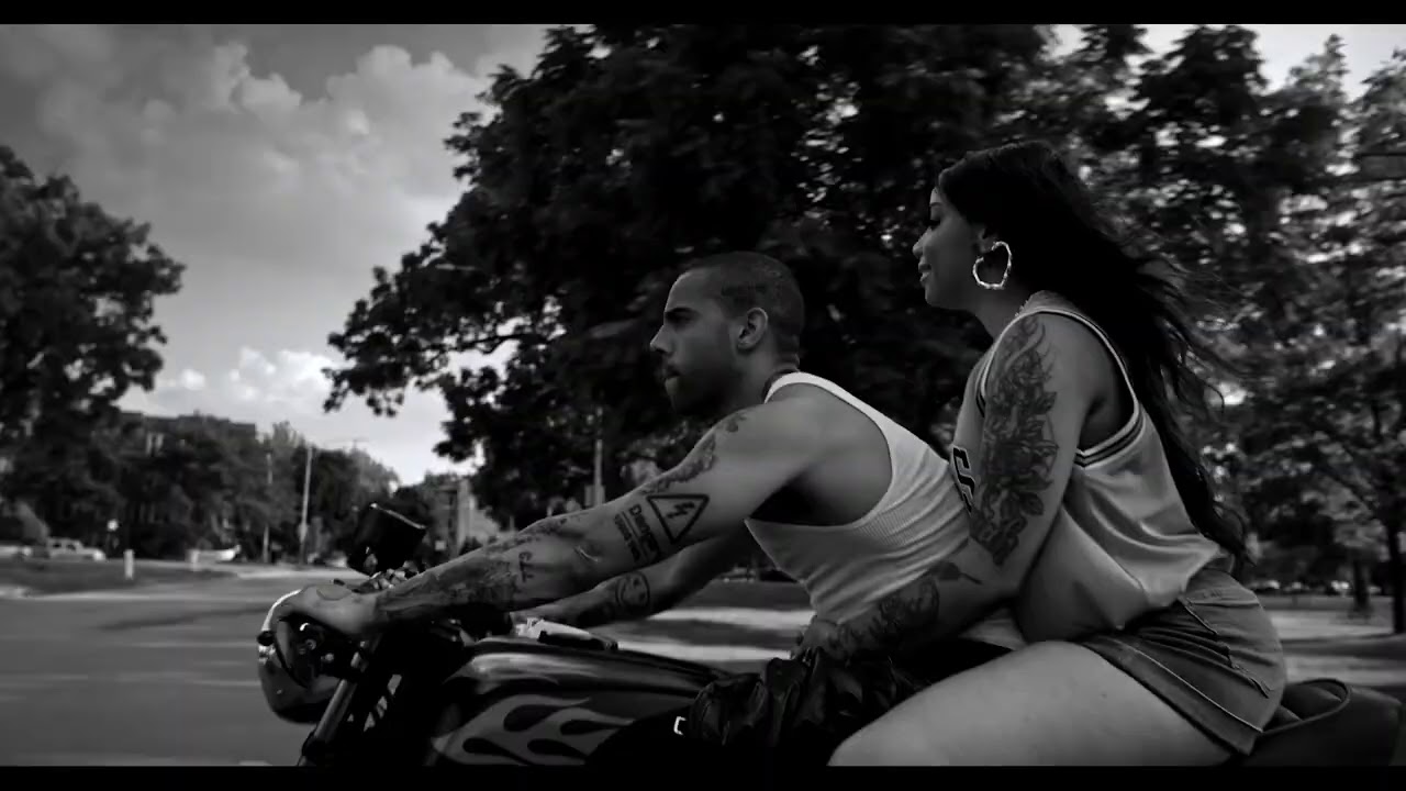 Vic Mensa – XGAMES (ft. Snoh Aalegra) (Audio, Lyrics, Visualizer) - Click to play