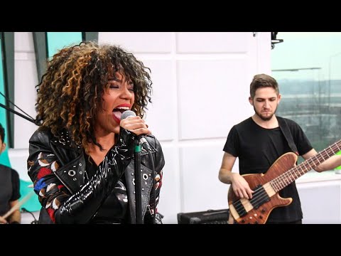 Julie Mayaya - We Don't Need Another Hero (Cover Tina Turner - Live la Radio ZU)