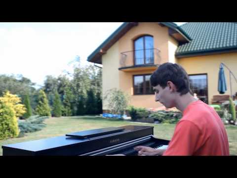 Jon Schmidt - All of me (Outdoor Piano Cover) - Kuba Sobczyk