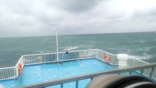 preview picture of video 'Cuaca buruk di laut selat lombok, bali.'
