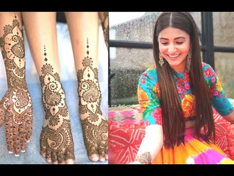 download lagu mp3 mp4 Anushka Sharma Mehendi Outfit, download lagu Anushka Sharma Mehendi Outfit gratis, unduh video klip Anushka Sharma Mehendi Outfit