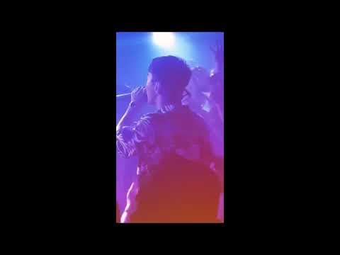 Gray performing with Woo Wonjae :)