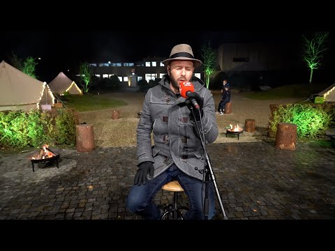 Stan Van Samang - Don't Close Your Eyes | Live bij Q