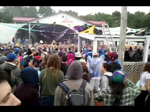 Big Gigantic I need a dollar remix (Aloe Blacc) SummerCamp 2011