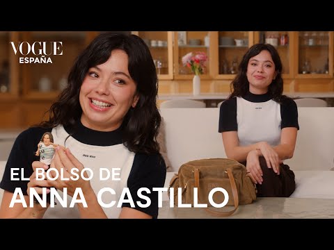 ¿Qué hay en el bolso de Anna Castillo? | VOGUE España