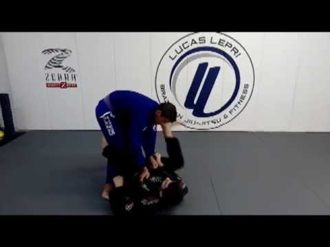 Lucas Lepri mostra como finalizar no leglock