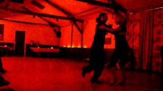 Virginia Uva y Cesar Agazzi en  milonga  Le Chantier (paris)