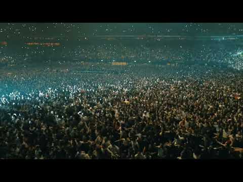 Travis Scott that's how it's done.. Rave Tool to 40,000 people!