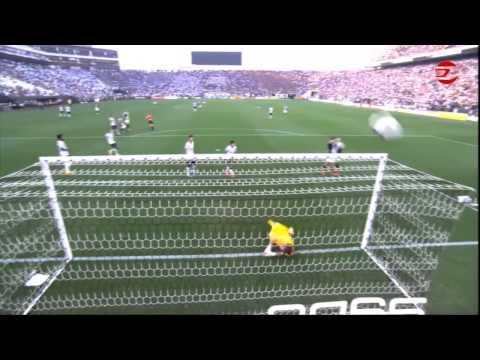 Com ajuda da arbitragem, Corinthians vence a Ponte Preta e se classifica