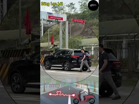 Chắc là đứa nào trêu thôi!