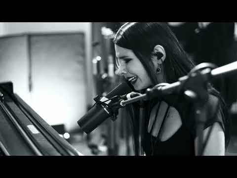 DELVA - Winterkind live (Official Performance Video )