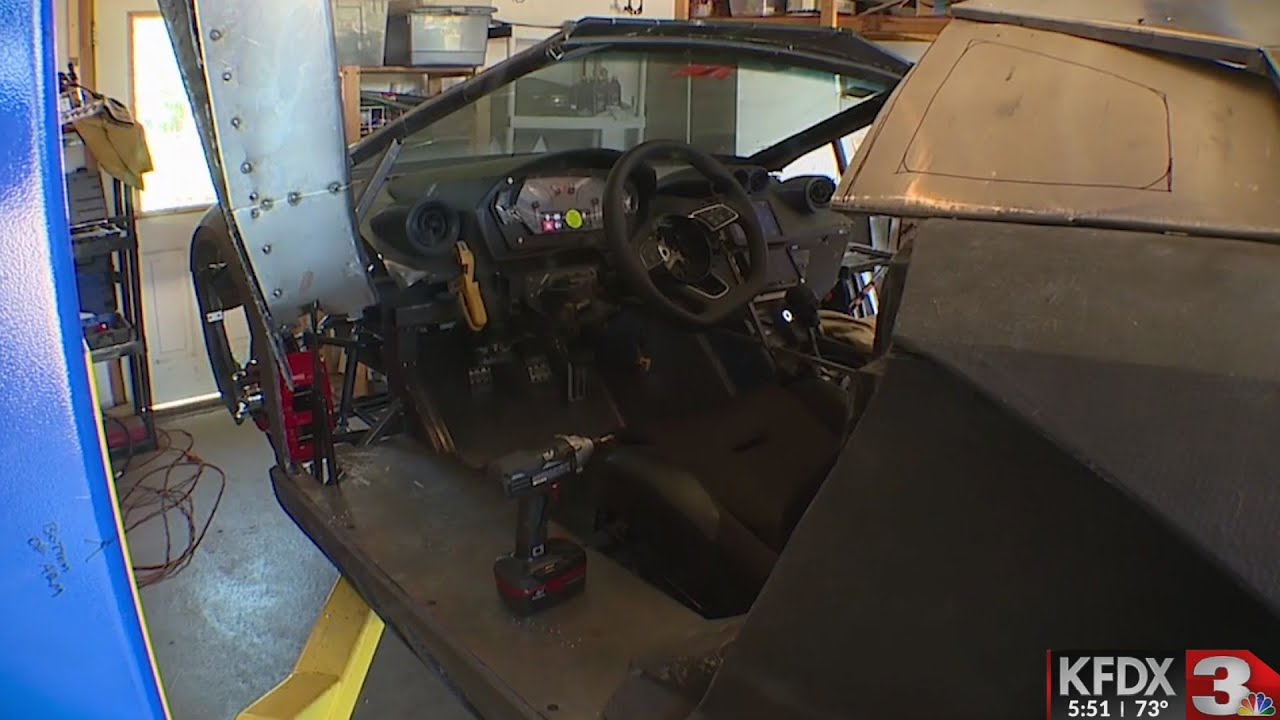 Father and son 3D printing their own Lamborghini