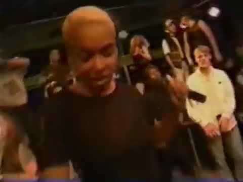 Netzwerk feat. Simone Jay - Memories live