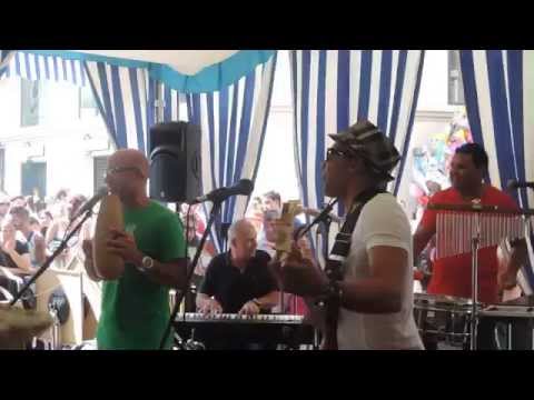 Feria Malaga 2014 - Cuban Band @ Cafe Central I - with very hot girls dancing in the audience