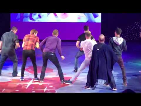 Harmony of the Seas- Men are dancing