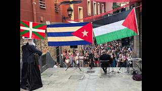 Orlis Pineda volvió a llenar de cubanía y solidaridad las fiestas del barrio bilbaíno de Atxuri