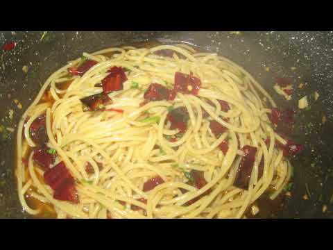 Spaghetti ai peperoni cruschi