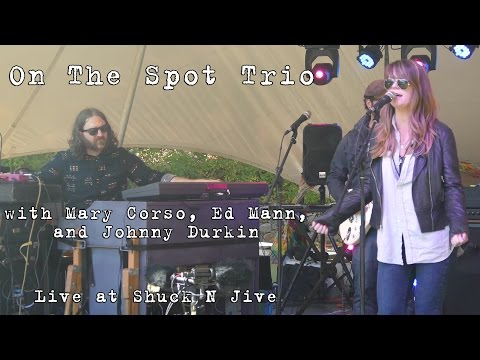 On The Spot Trio (+3): The Zodiac Galaxy Love Sunset → Musty Saluba [4K] 2015-10-10 - Shuck N Jive