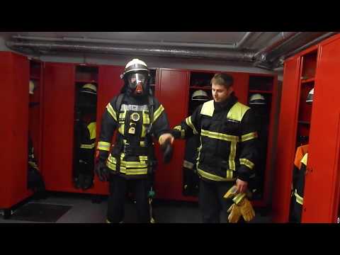 Auf zum Einsatz - Die Feuerwehr! Was gehört zur Ausrüstung der Feuerwehr? DARUM Verlag