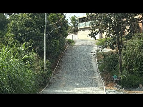 GAMELEIRA - MORADORES DE SANTA LUZIA COMEMORAM PAVIMENTAÇÃO DE TRECHO DE RUA, AGUARDADA HÁ 30 ANOS