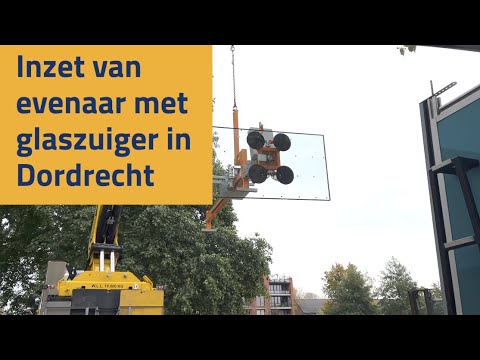 Inzet van de Wirth evenaar met glaszuiger in Dordrecht