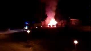 preview picture of video 'Carro incendiado em Fânzeres, Gondomar, Porto (19 de Maio de 2012)'