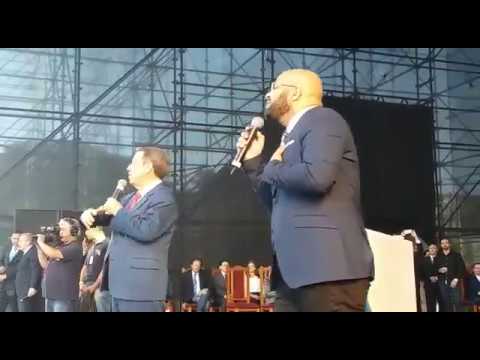 Momento lindo de louvor com o pr. Tiago Peres