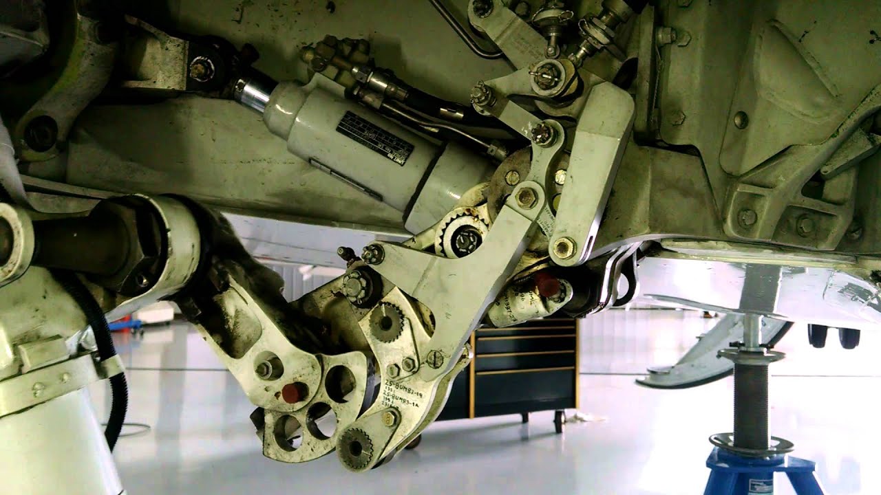 Hawker 850XP gear retraction.