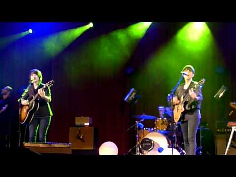 21/22 Tegan and Sara - Time to call out requests - You Wouldn't Like Me - Malkin Bowl, 09-24-2010