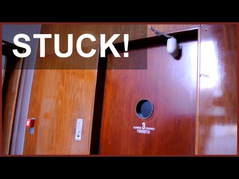 STUCK in the elevator! 1940 Titan elevator (mod by OTIS) @ Rosenørns Alle 22, Frederiksberg, Denmark