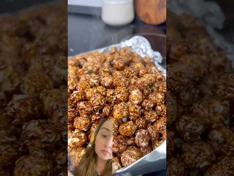 Pop corn with chocolate