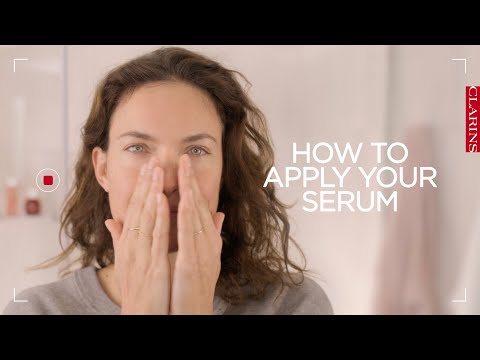 Clarins Senėjimą stabdantis atkuriamasis serumas "Super Restorative Serumas" (atkuriamasis serumas) 30 ml video