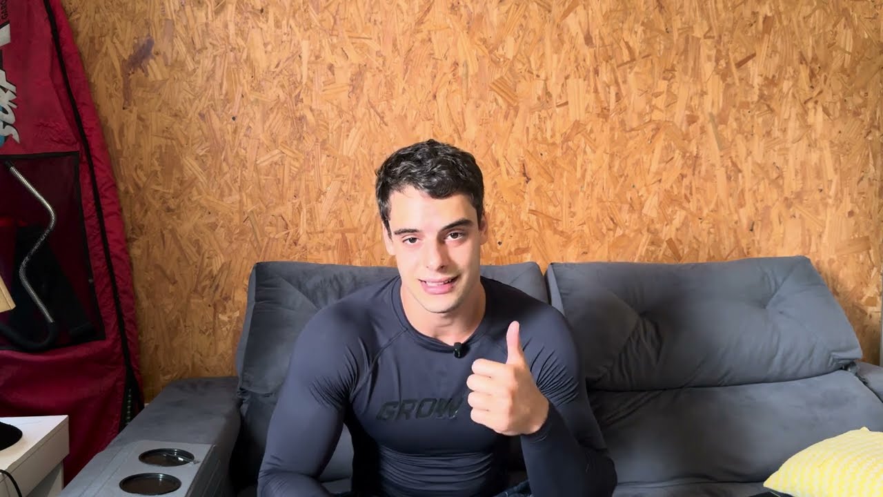 A SUA P**HETINHA ESTÁ SUGAANDO SUA ALMA