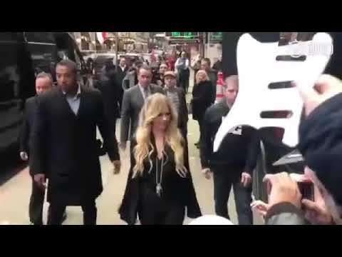 Avril Lavigne with fans at Good Morning America 02.15.2019