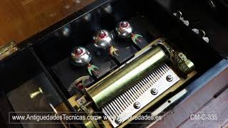 Caja de Música Antigua  con Golondrinas Autómatas. Suiza, Siglo XIX. 10 Melodías