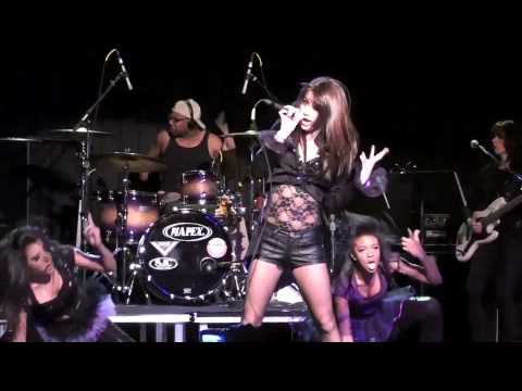 Bree Randall-Cover- Freakshow