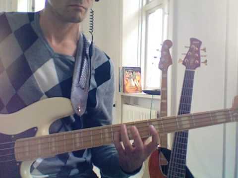 L165 bass lesson - Minor pentatonic exercise