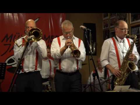 Trad. Old Merry Tale Jazzband plays "All of Me"