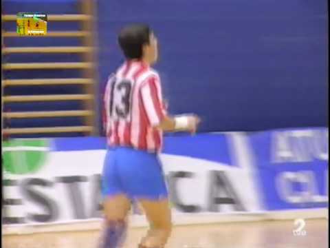 Vaselina milimétrica de Alberto Urdiales a Mats Olsson. Liga ASOBAL 1991/92 ATM-TEK.