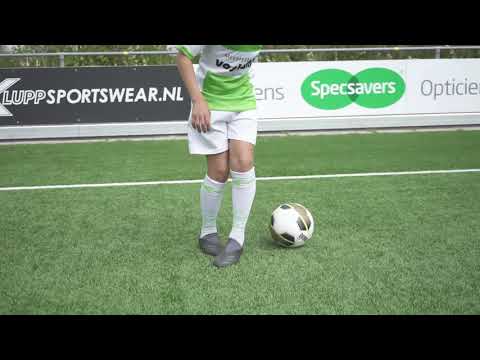 vv Spijkenisse Bal achter standbeen halen