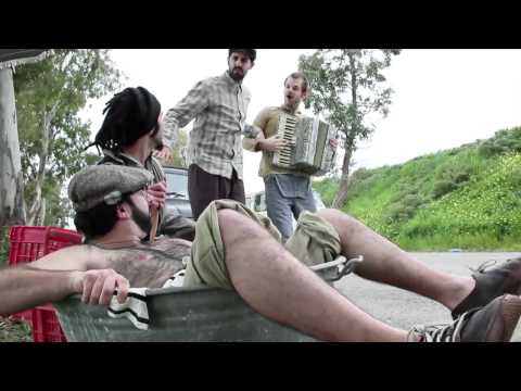 BACIAMOLEMANI feat. LA PEGATINA - "LA CORRIERA" Official Videoclip