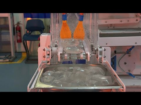 شاهد أغلفة قابلة للأكل أو للتحلل مصنوعة من الأعشاب البحرية... حل بديل للبلاستيك