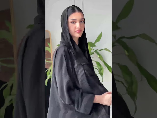 عبايه سوداء جاكت بقيطان أسود عملية وعصرية 7031