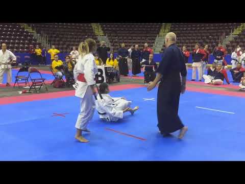 download lagu mp3 mp4 Karate Kanada, download lagu Karate Kanada gratis, unduh video klip Karate Kanada