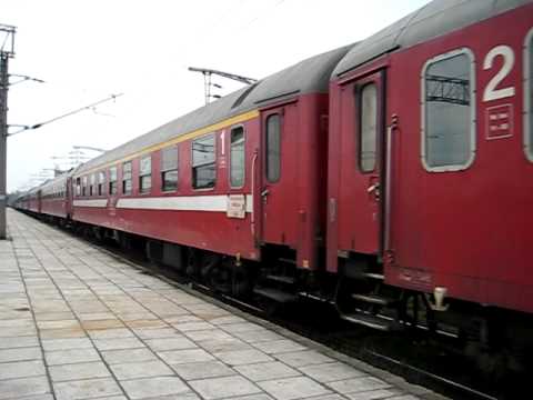 Acceleratul 1766 Timisoara Nord - Iasi cu frumoasa 40-0701-9.avi