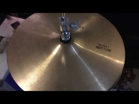 Paiste 404 black ink stamp 722 grams, on top of Zildjian new beat hollow logo bottom 1398 grams